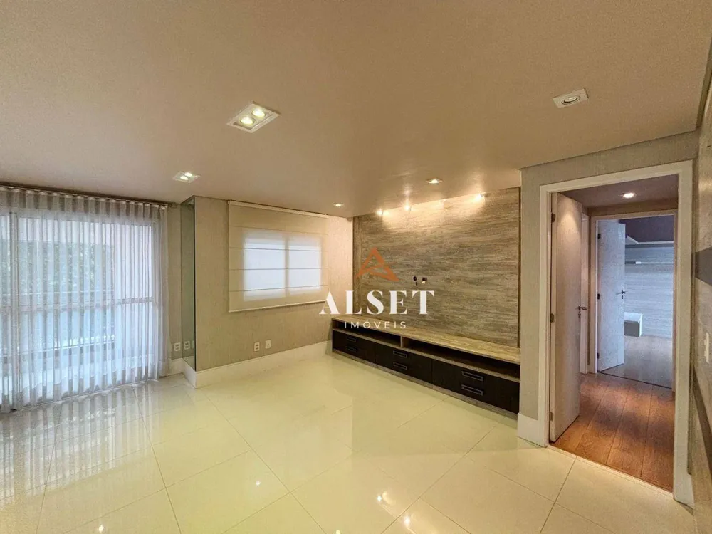 Apartamento, 3 quartos, 215 m² - Foto 1