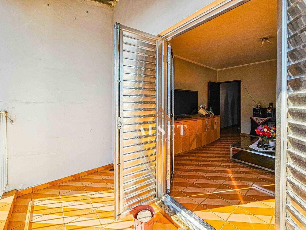 Sobrado à venda com 3 quartos, 220m² - Foto 5