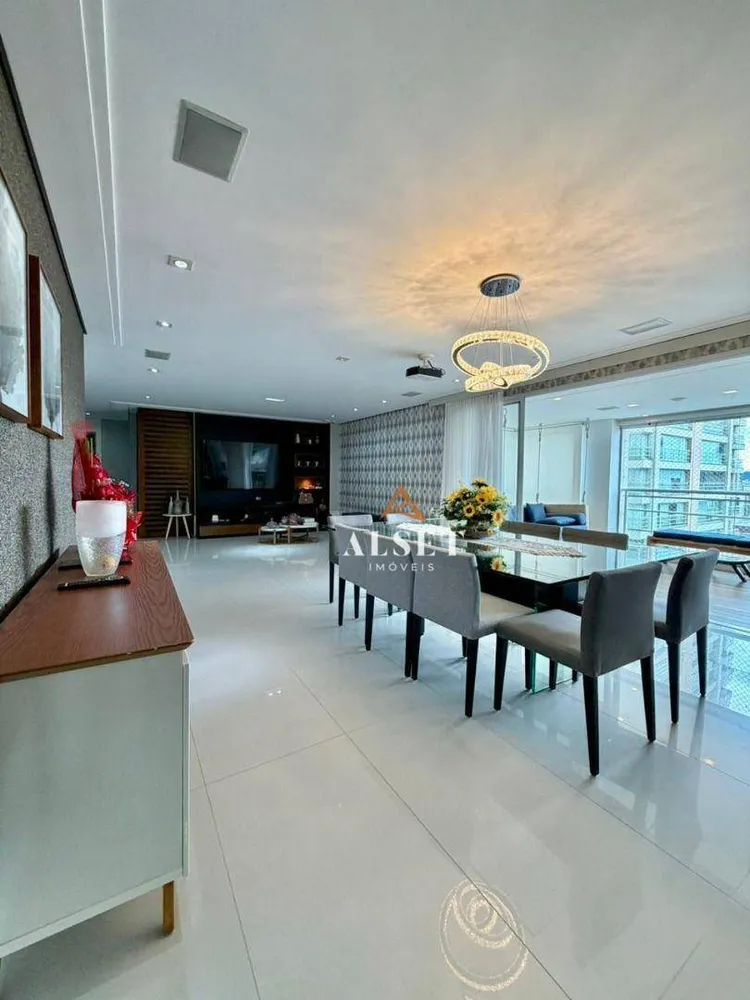 Apartamento, 3 quartos, 224 m² - Foto 1