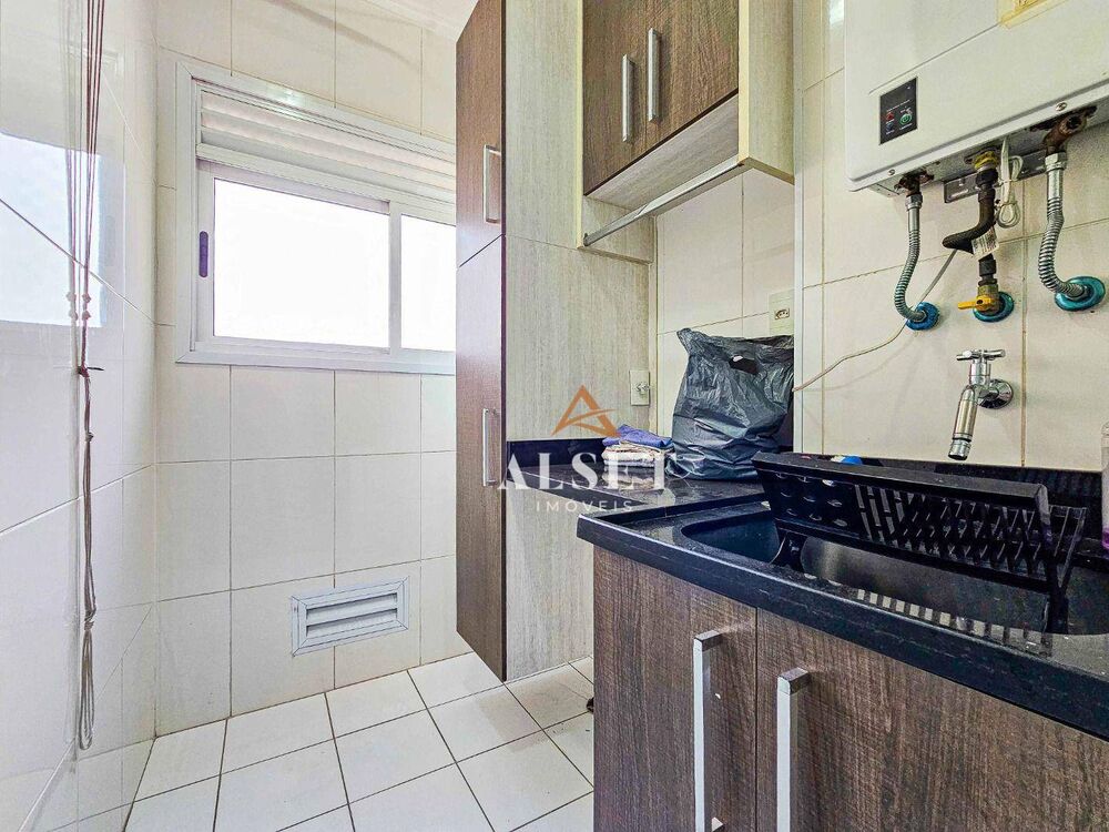 Apartamento à venda com 2 quartos, 66m² - Foto 3