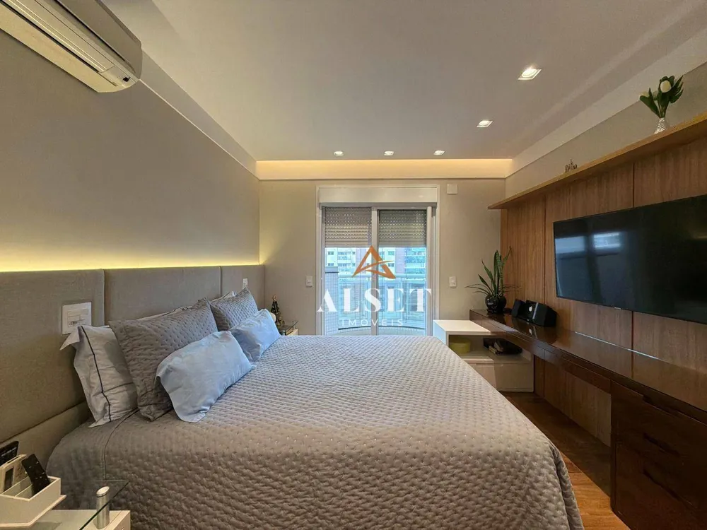 Apartamento, 3 quartos, 202 m² - Foto 2