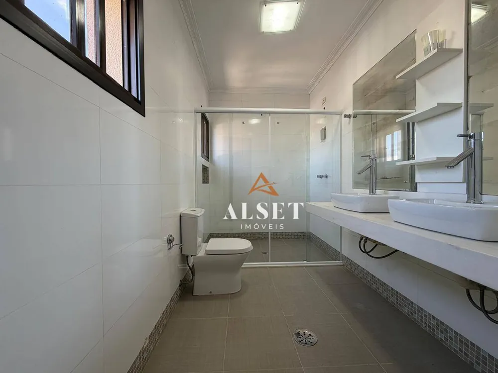 Apartamento, 3 quartos, 132 m² - Foto 1