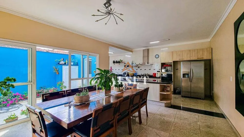 Sobrado, 5 quartos, 242 m² - Foto 5