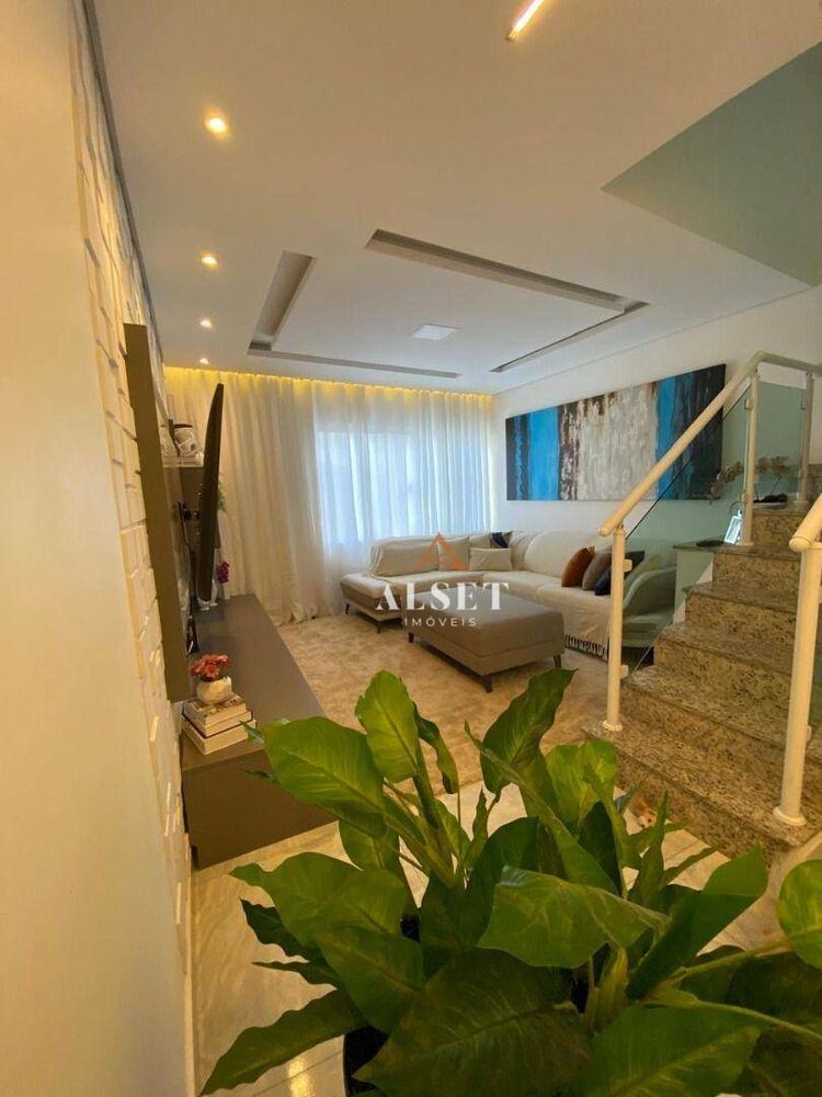 Sobrado à venda com 4 quartos, 200m² - Foto 2