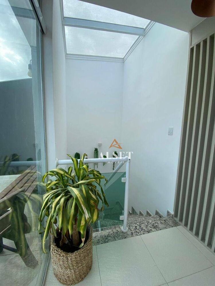 Sobrado à venda com 4 quartos, 200m² - Foto 10