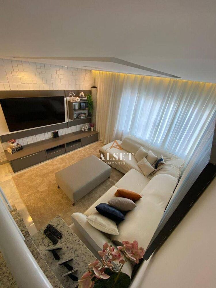 Sobrado à venda com 4 quartos, 200m² - Foto 1