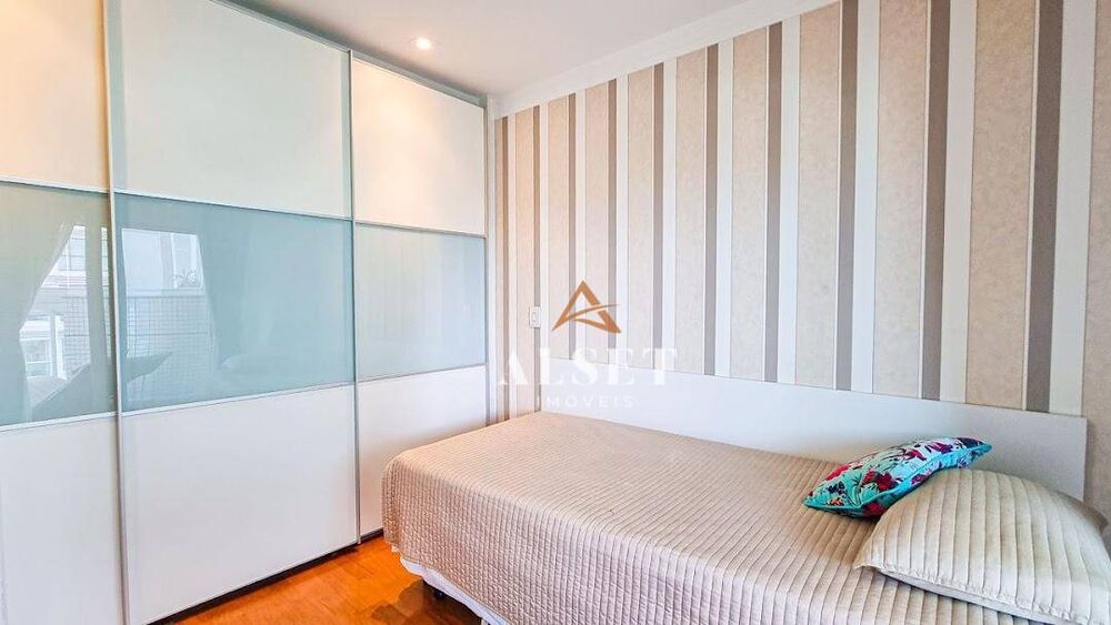 Apartamento à venda com 4 quartos, 225m² - Foto 14