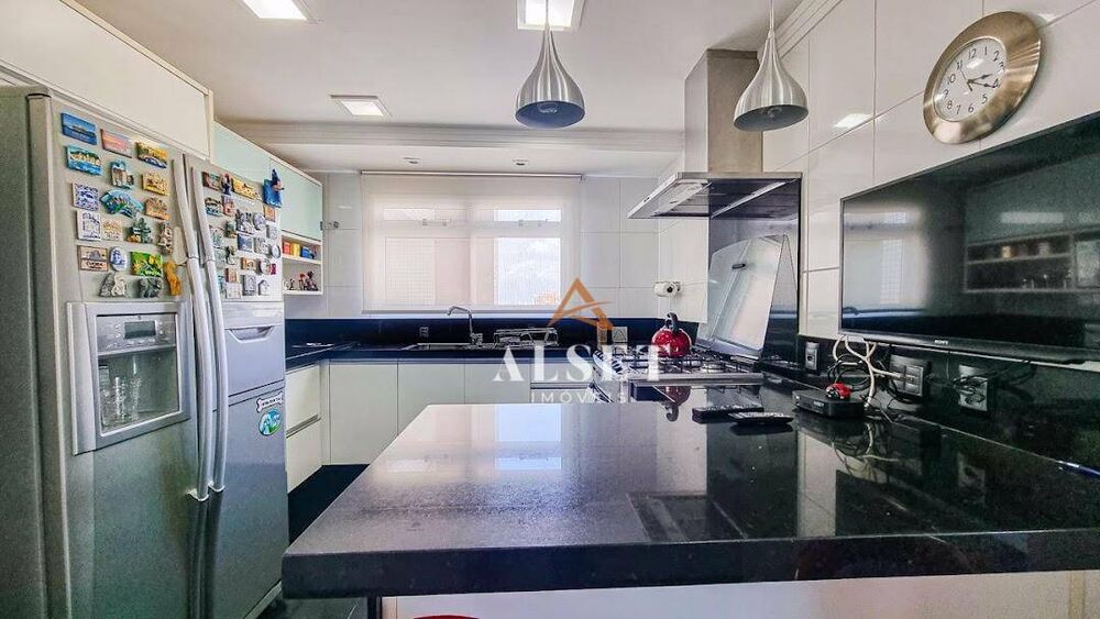 Apartamento à venda com 4 quartos, 225m² - Foto 8