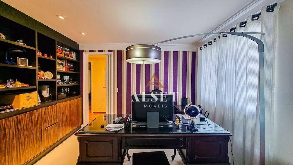 Apartamento à venda com 4 quartos, 225m² - Foto 17