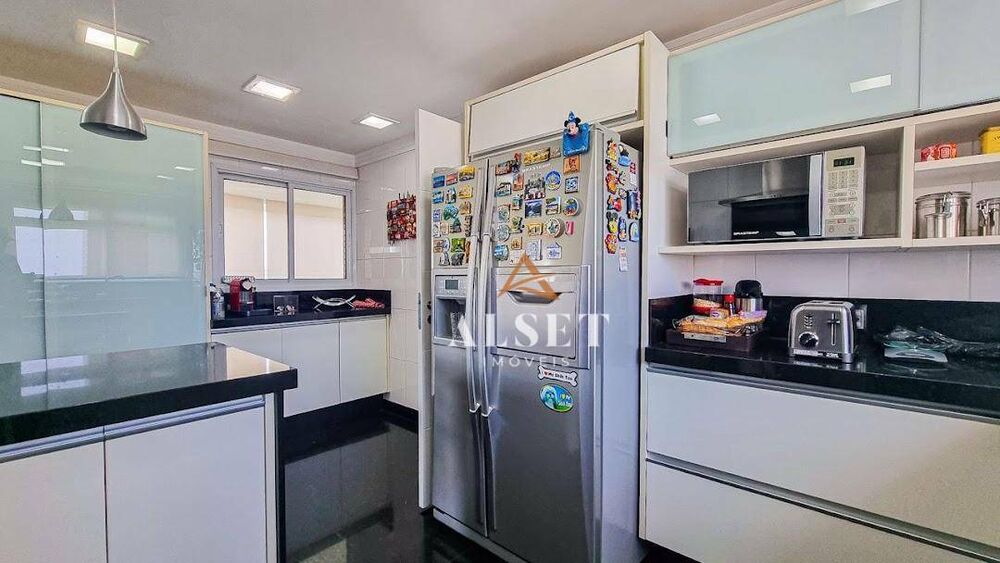 Apartamento à venda com 4 quartos, 225m² - Foto 9