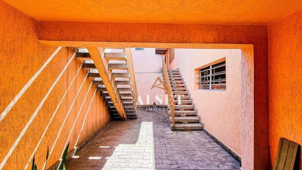 Sobrado à venda com 2 quartos, 200m² - Foto 3