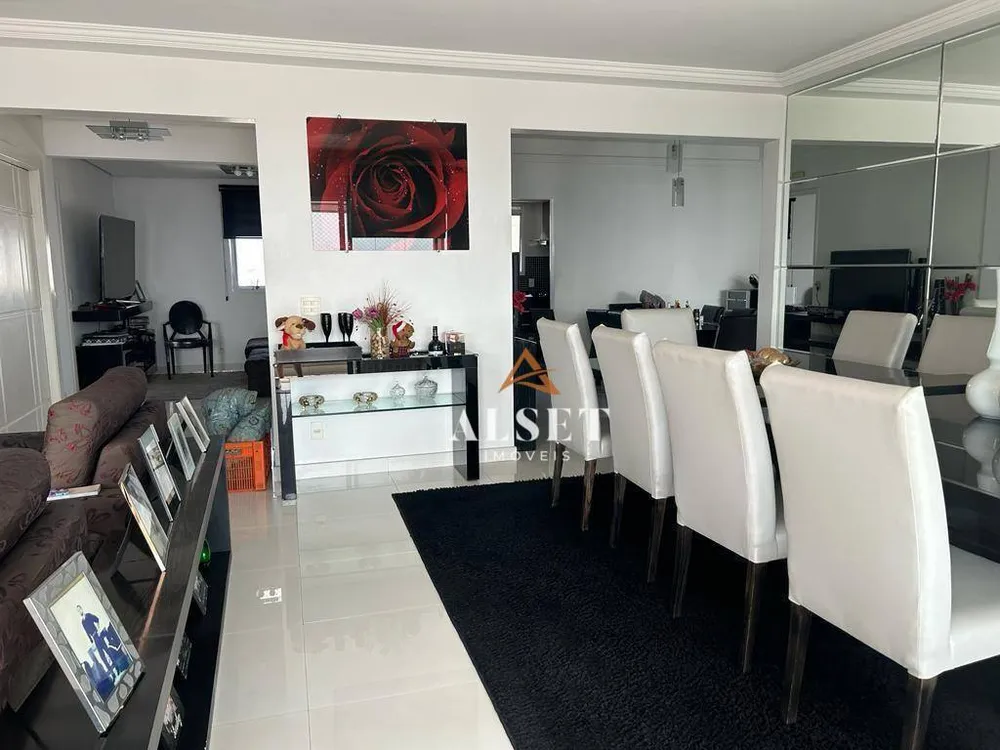 Apartamento, 3 quartos, 234 m² - Foto 2