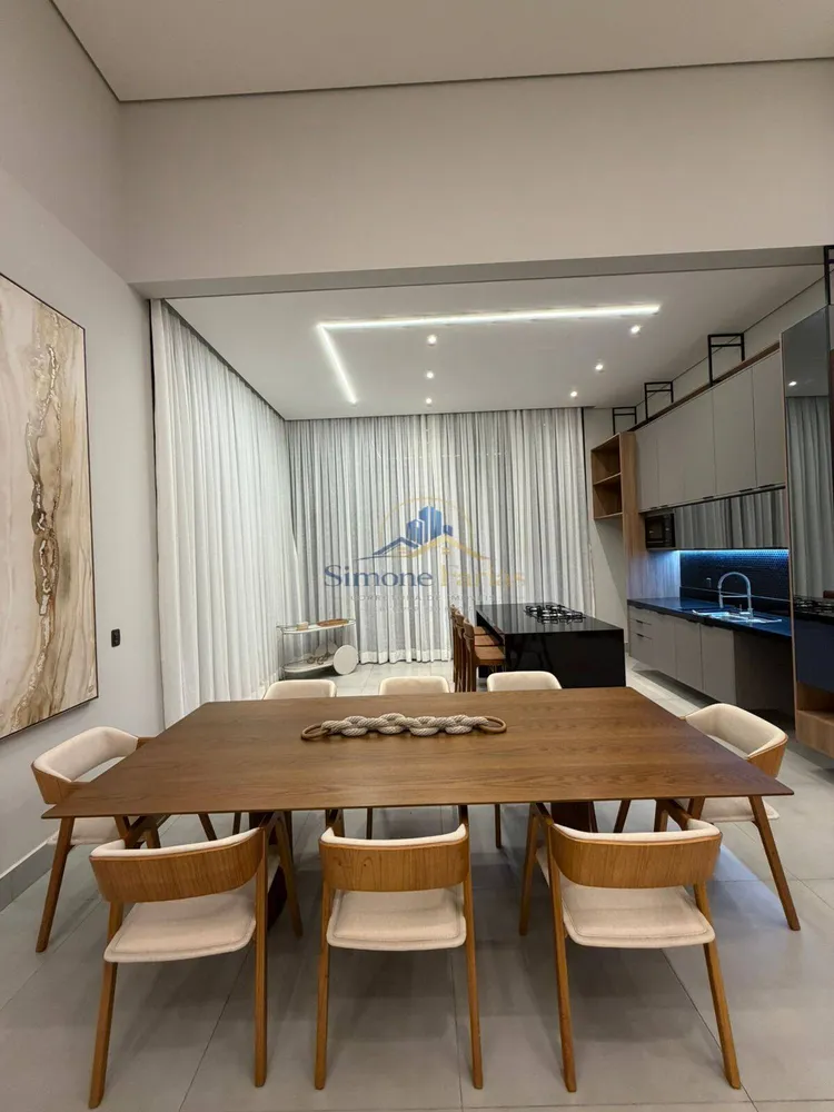 Casa, 3 quartos, 239 m² - Foto 1