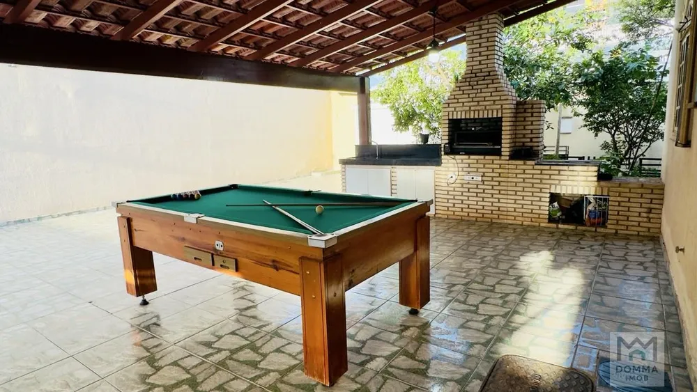 Casa, 5 quartos, 250 m² - Foto 1