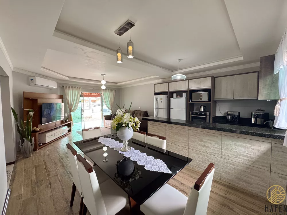 Casa, 4 quartos, 245 m² - Foto 2