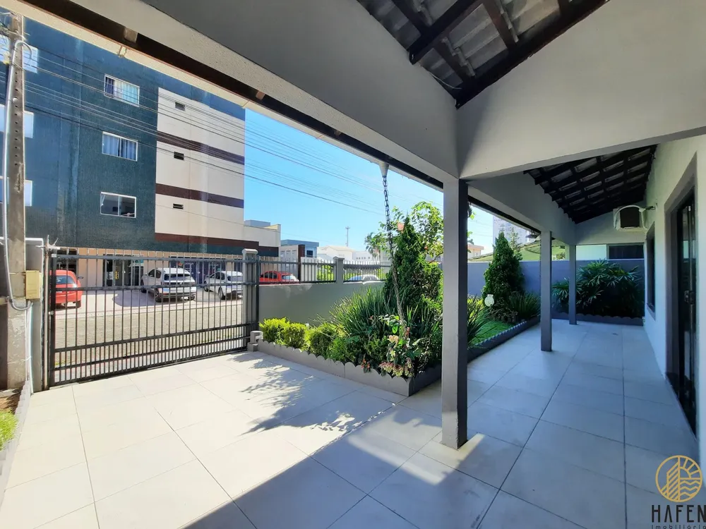Casa, 4 quartos, 305 m² - Foto 2