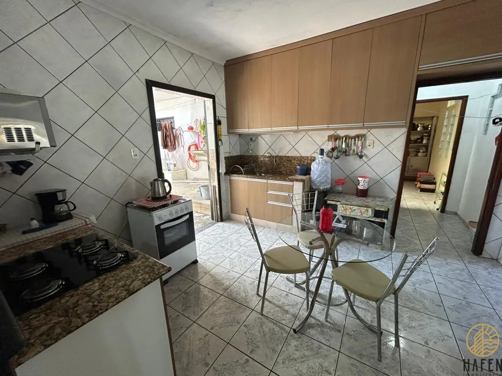 Casa, 3 quartos, 274 m² - Foto 8