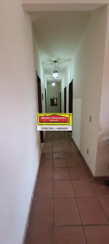 Casa à venda com 3 quartos, 600m² - Foto 11