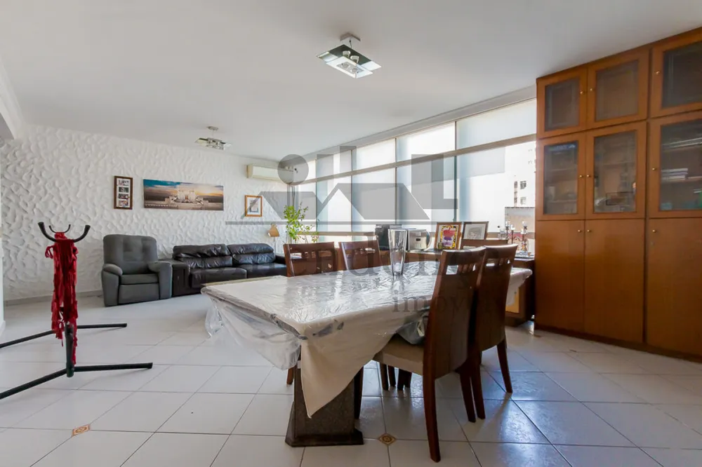 Apartamento, 3 quartos, 196 m² - Foto 1