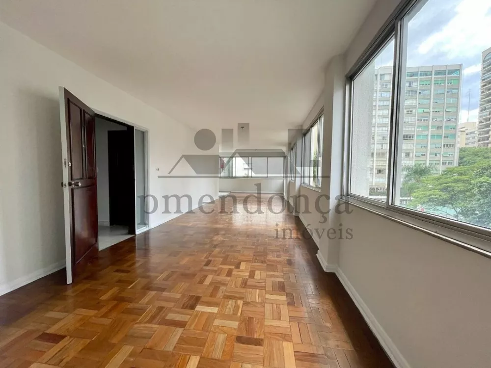 Apartamento à venda com 4 quartos, 239m² - Foto 1