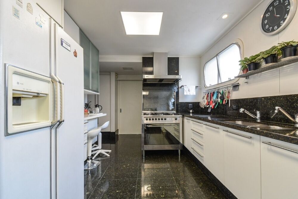 Apartamento à venda com 4 quartos, 317m² - Foto 4