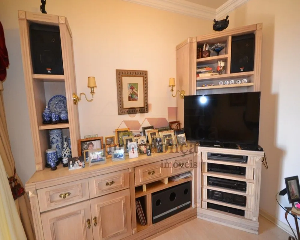 Apartamento, 3 quartos, 192 m² - Foto 1