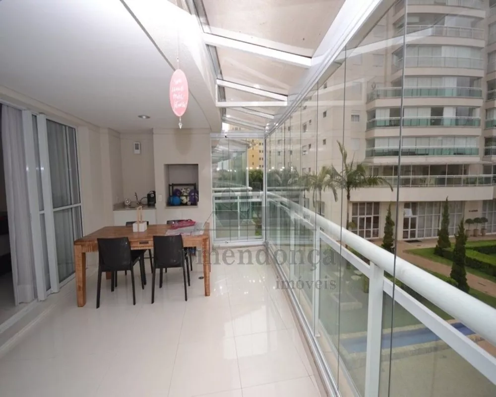 Apartamento à venda com 3 quartos, 155m² - Foto 2