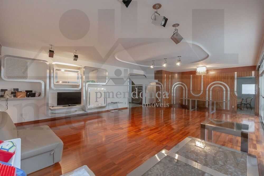 Apartamento, 3 quartos, 240 m² - Foto 1