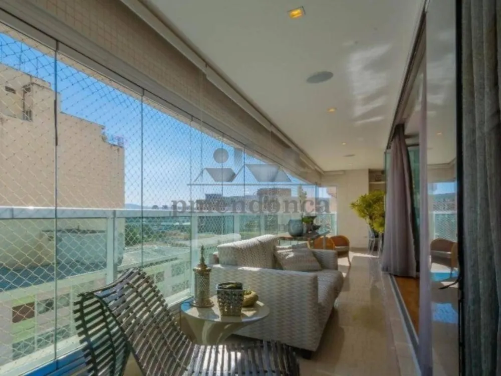 Apartamento, 3 quartos, 250 m² - Foto 1