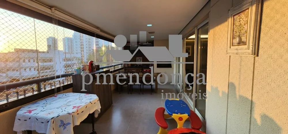 Apartamento à venda com 3 quartos, 160m² - Foto 3