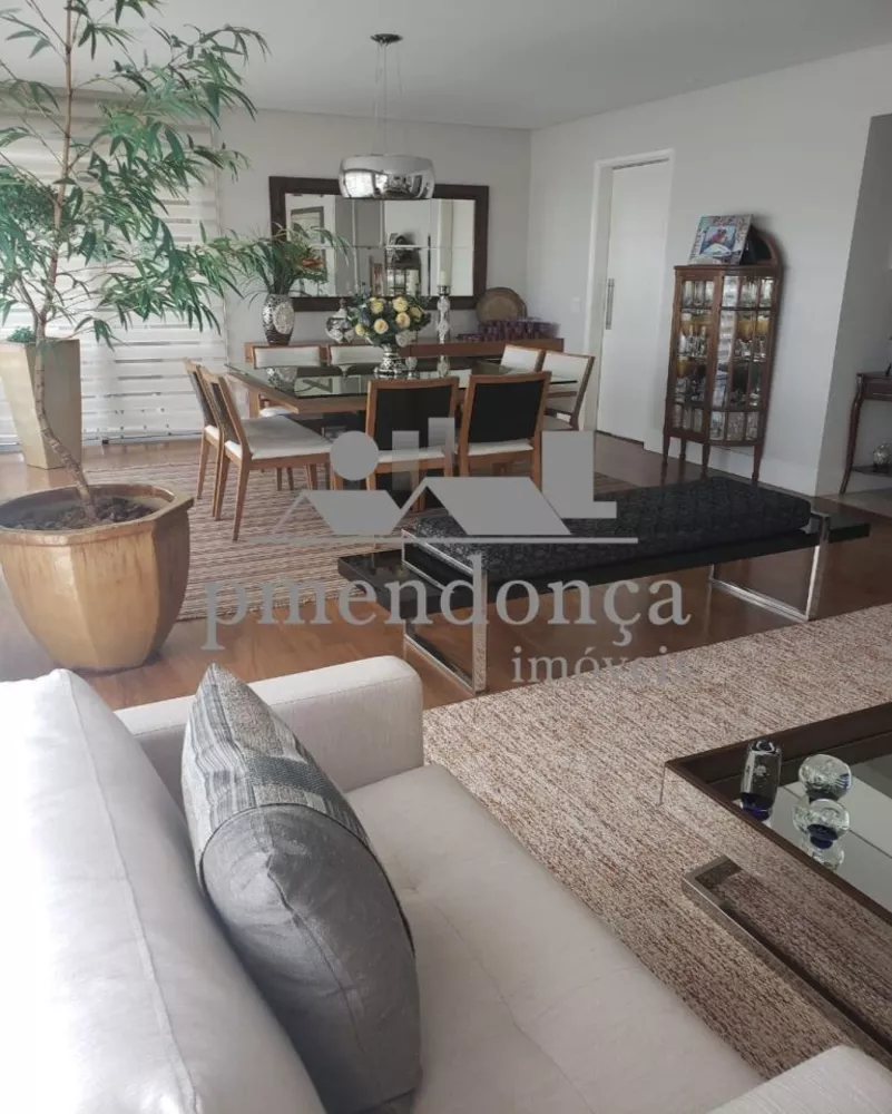 Apartamento, 3 quartos, 221 m² - Foto 1