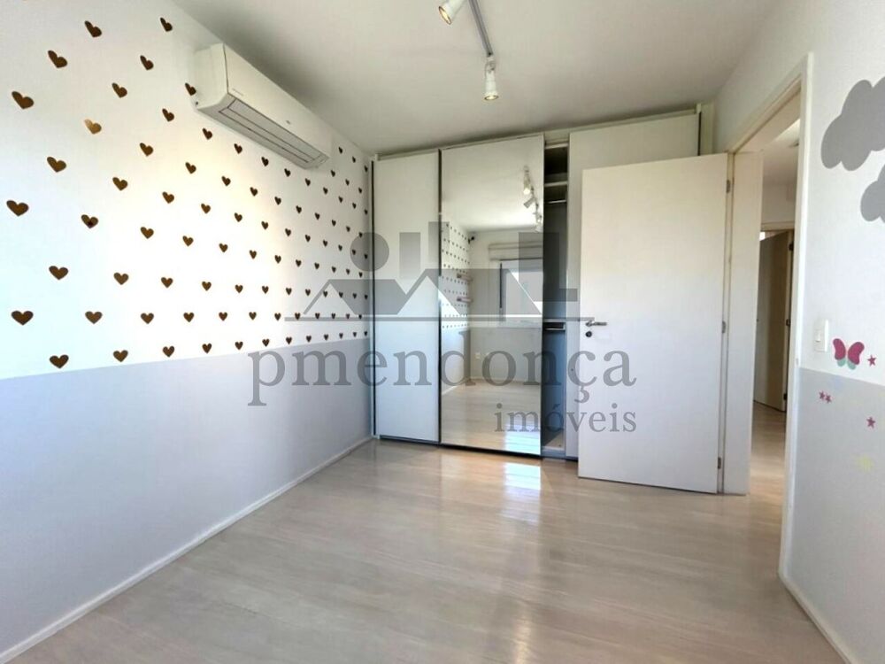 Apartamento à venda com 3 quartos, 241m² - Foto 2