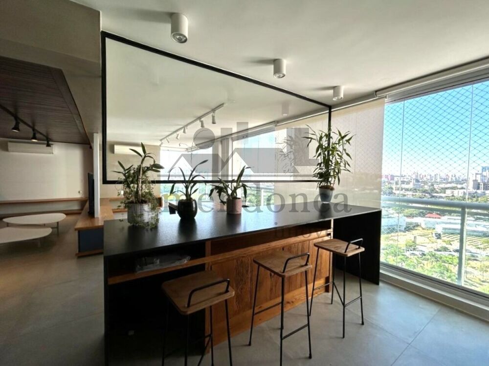 Apartamento à venda com 3 quartos, 241m² - Foto 1