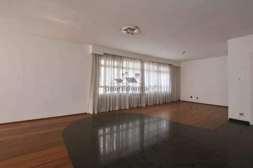 Apartamento à venda com 3 quartos, 220m² - Foto 1