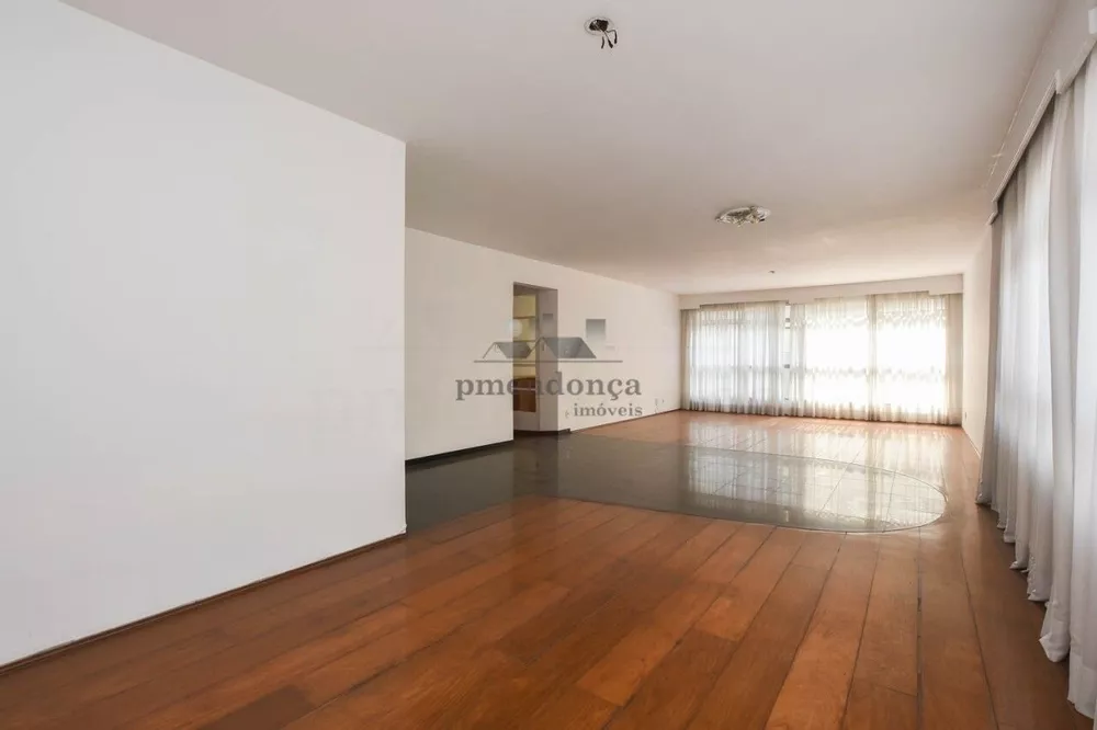 Apartamento à venda com 3 quartos, 220m² - Foto 2