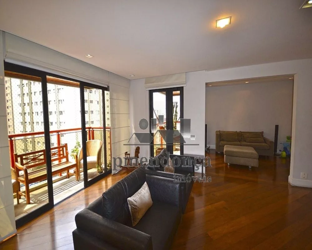 Apartamento à venda com 4 quartos, 226m² - Foto 1