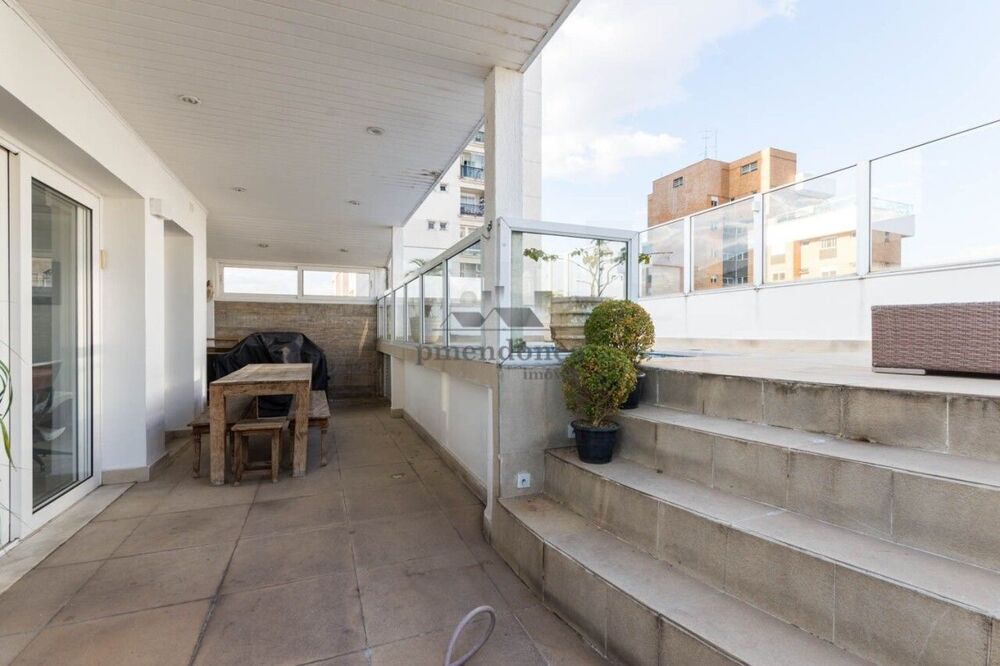 Apartamento à venda com 3 quartos, 320m² - Foto 3