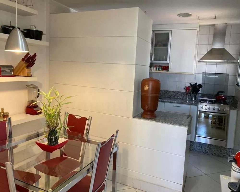 Apartamento à venda com 3 quartos, 126m² - Foto 2