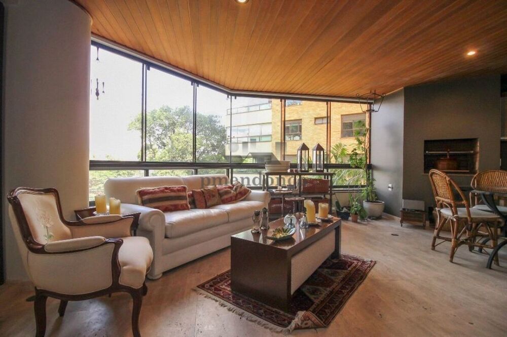 Apartamento, 3 quartos, 300 m² - Foto 1