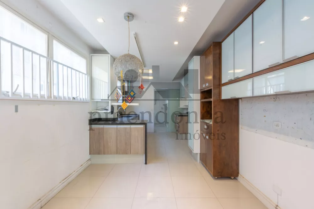 Apartamento à venda com 3 quartos, 230m² - Foto 7