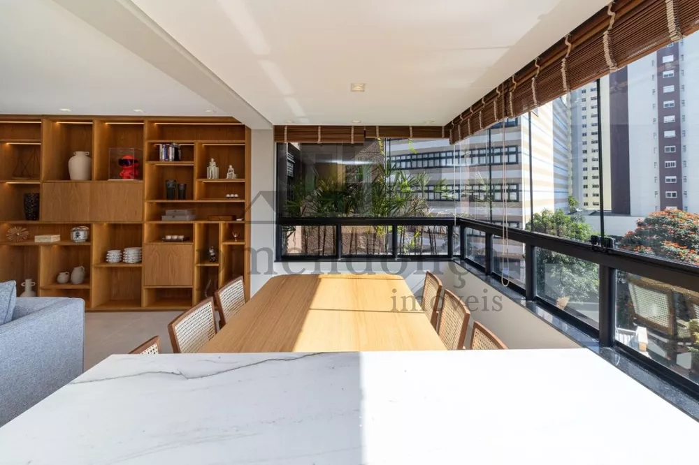 Apartamento à venda com 3 quartos, 187m² - Foto 3