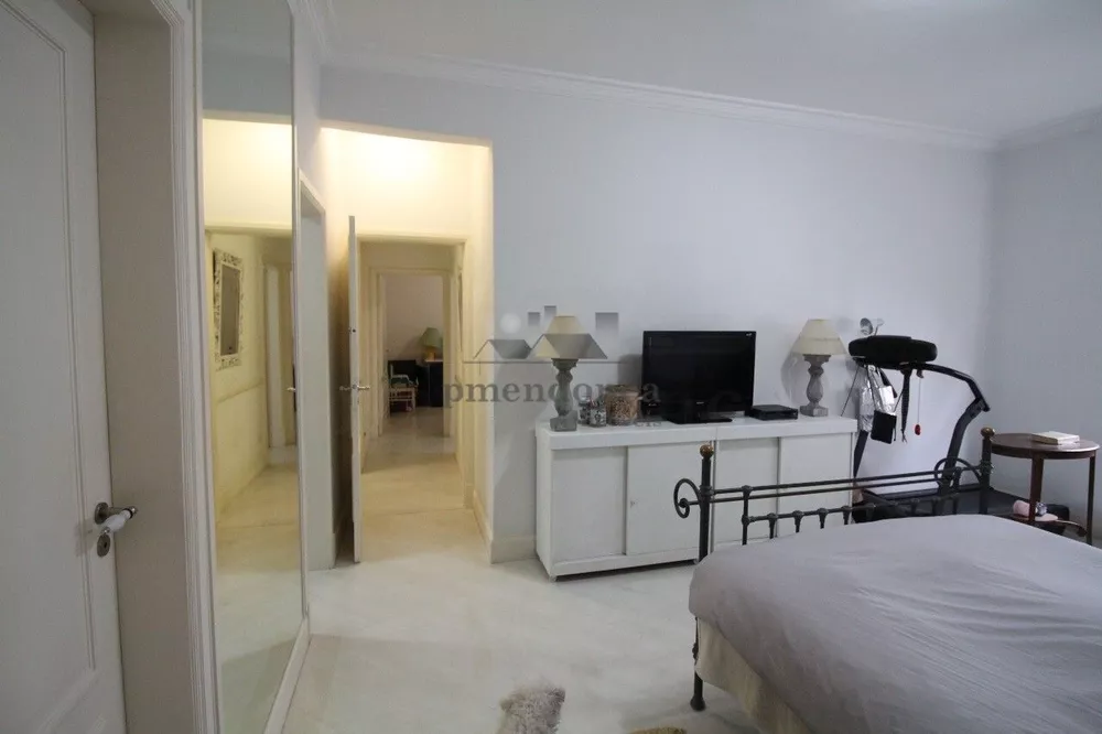 Apartamento à venda com 4 quartos, 300m² - Foto 18