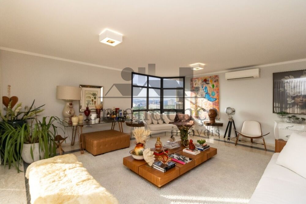 Apartamento, 3 quartos, 222 m² - Foto 1