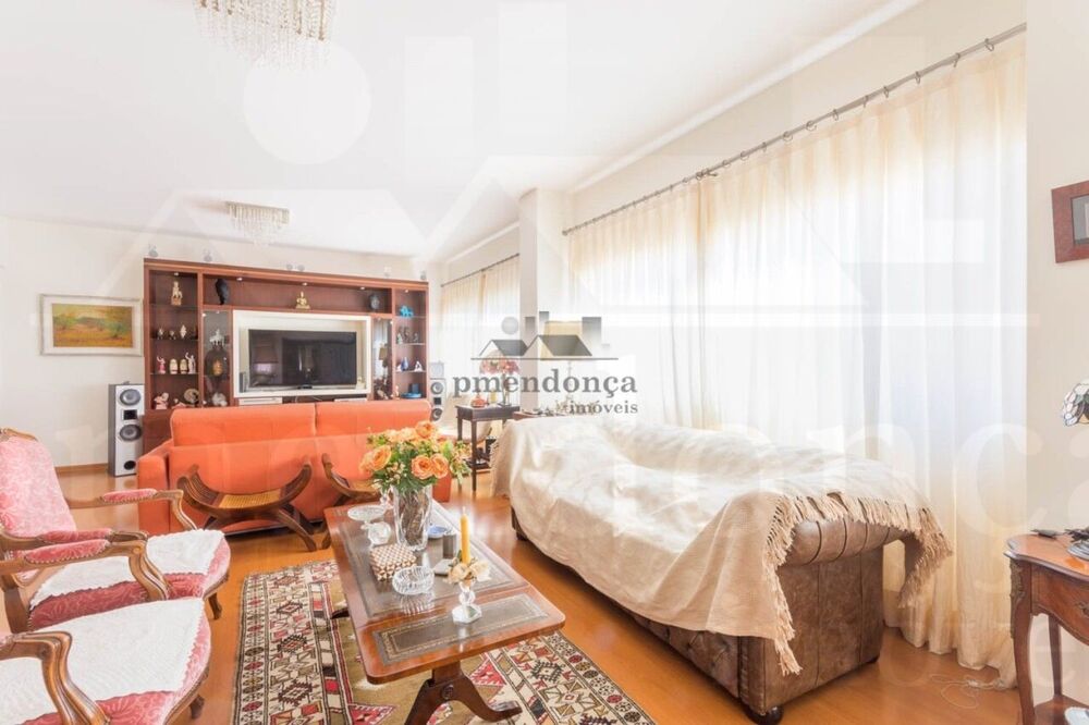 Apartamento à venda com 4 quartos, 260m² - Foto 1