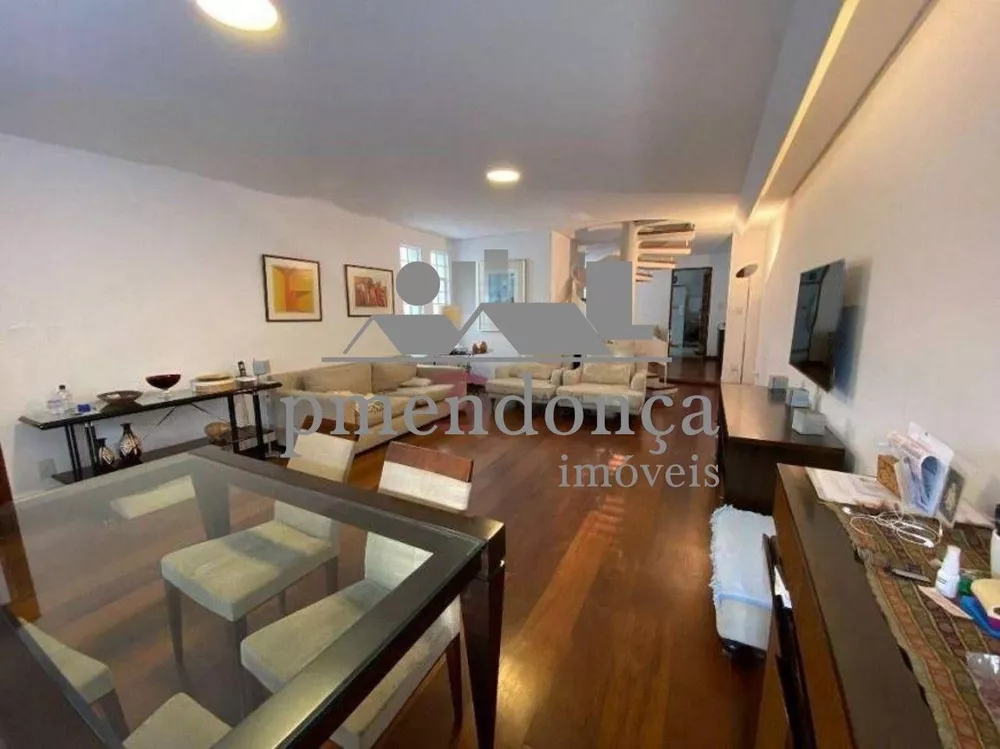 Casa de Vila à venda com 3 quartos, 180m² - Foto 2