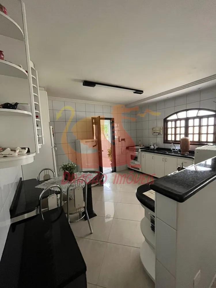 Casa, 4 quartos, 240 m² - Foto 5