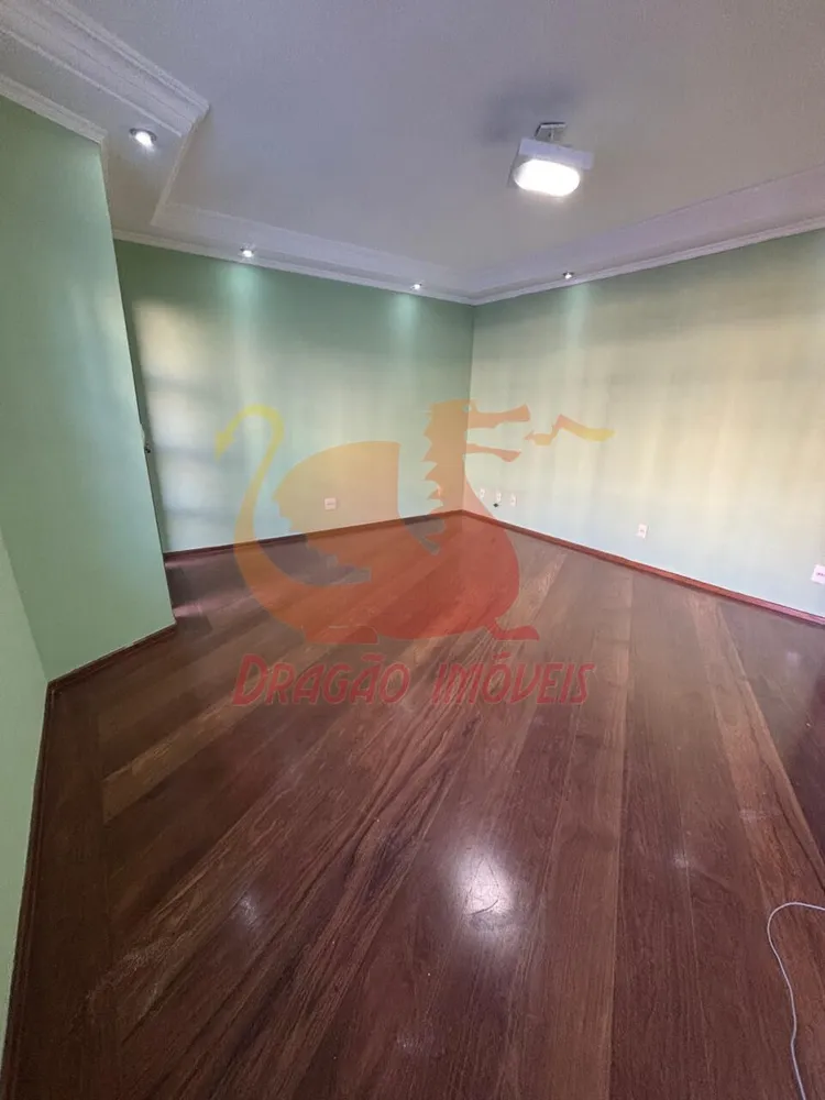 Casa, 3 quartos, 243 m² - Foto 4