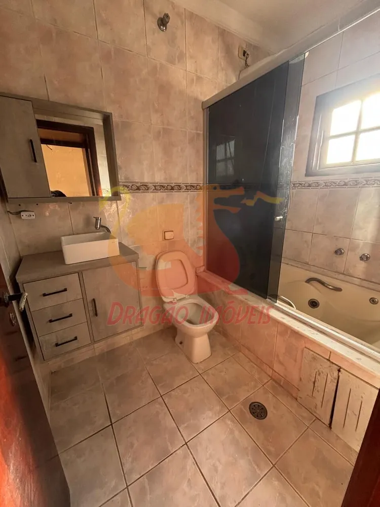 Casa, 3 quartos, 243 m² - Foto 3