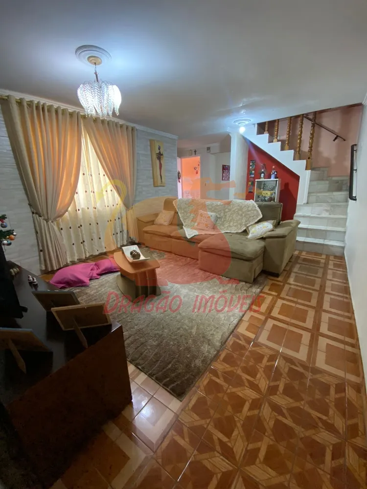 Casa, 3 quartos, 240 m² - Foto 1