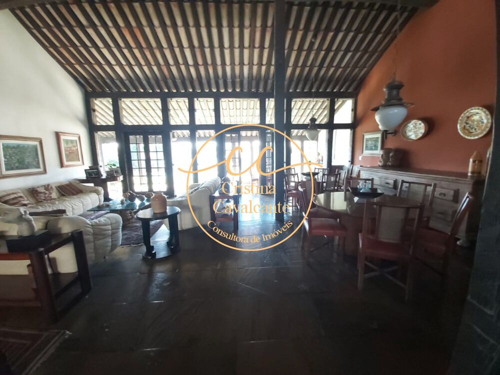 Casa à venda com 9 quartos, 1600m² - Foto 2